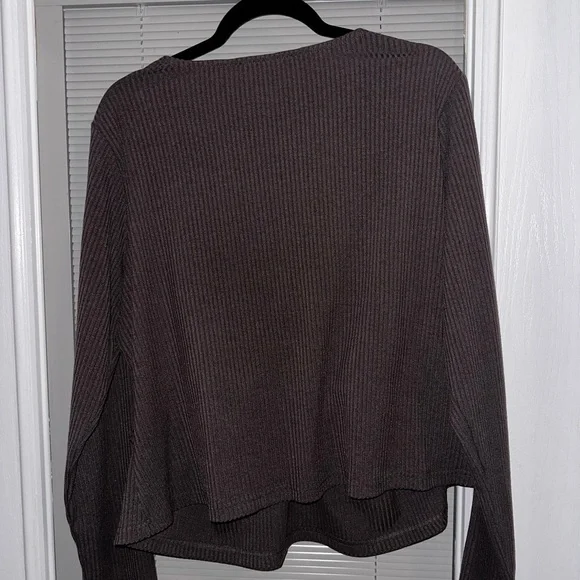 Arula Ribbed Crossover Top - Picture 3 of 3